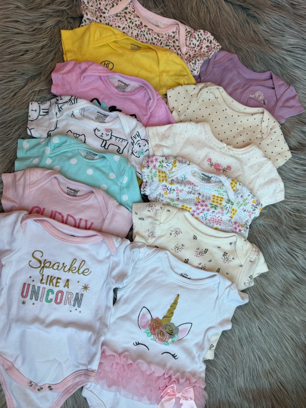21 Piece Lot of 0-3 Month Mixed Clothing